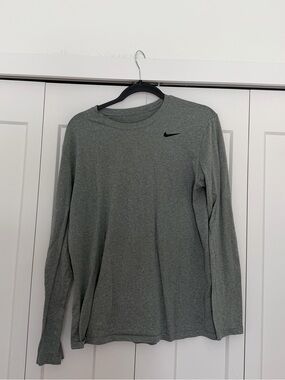 Nike Heather Gray Long Sleeve Dri-FIT Crew Shirt
